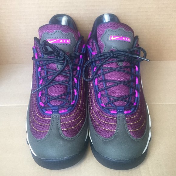 Nike Air Skarn **NEW**